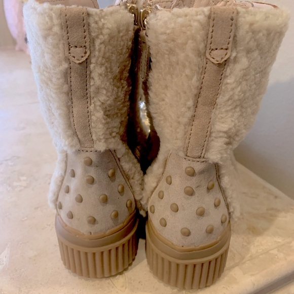 Tod’s Sheepskin Tobacco Oiled Suede Boot - Picture 4 of 11